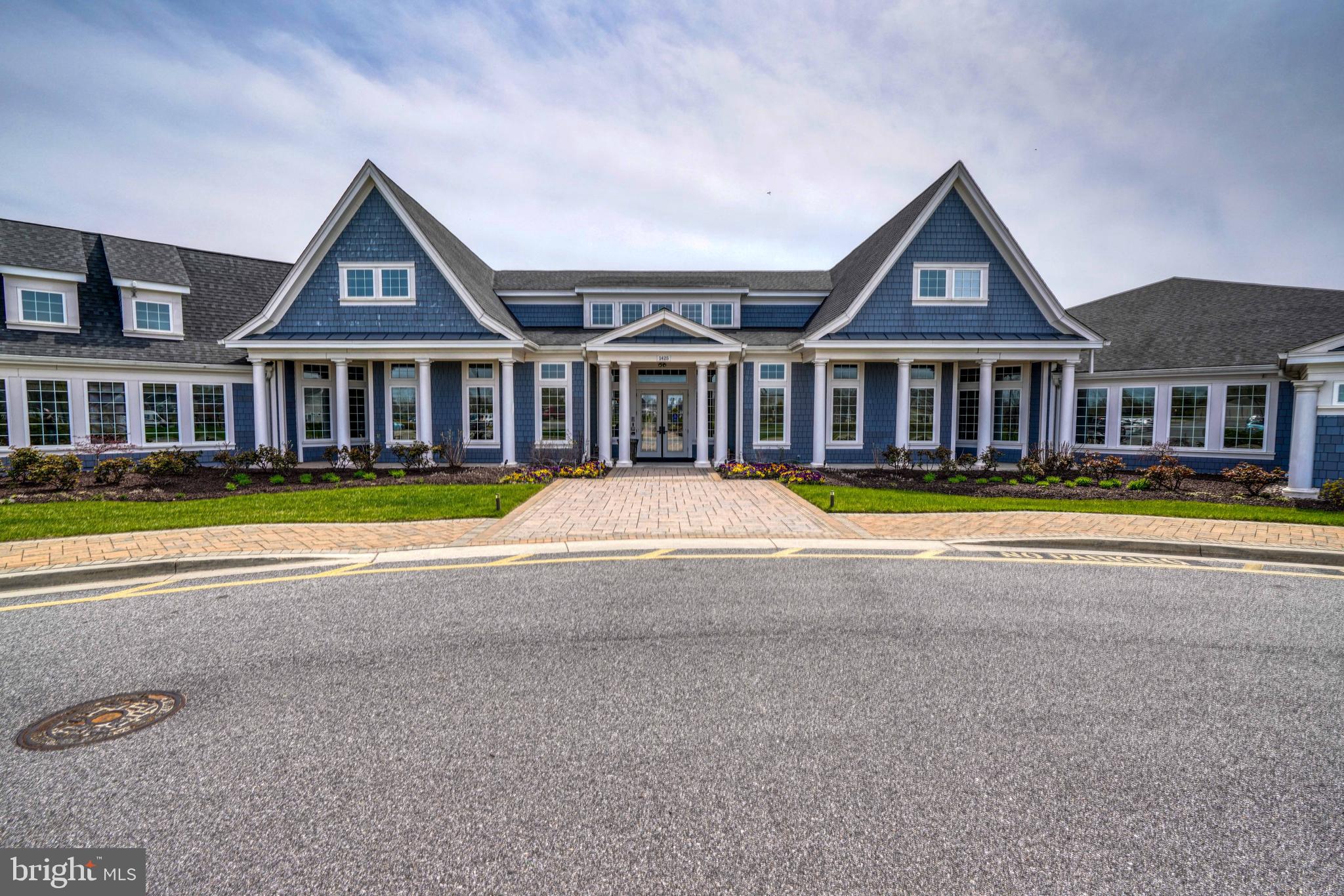 1270 Spanish Oak Way