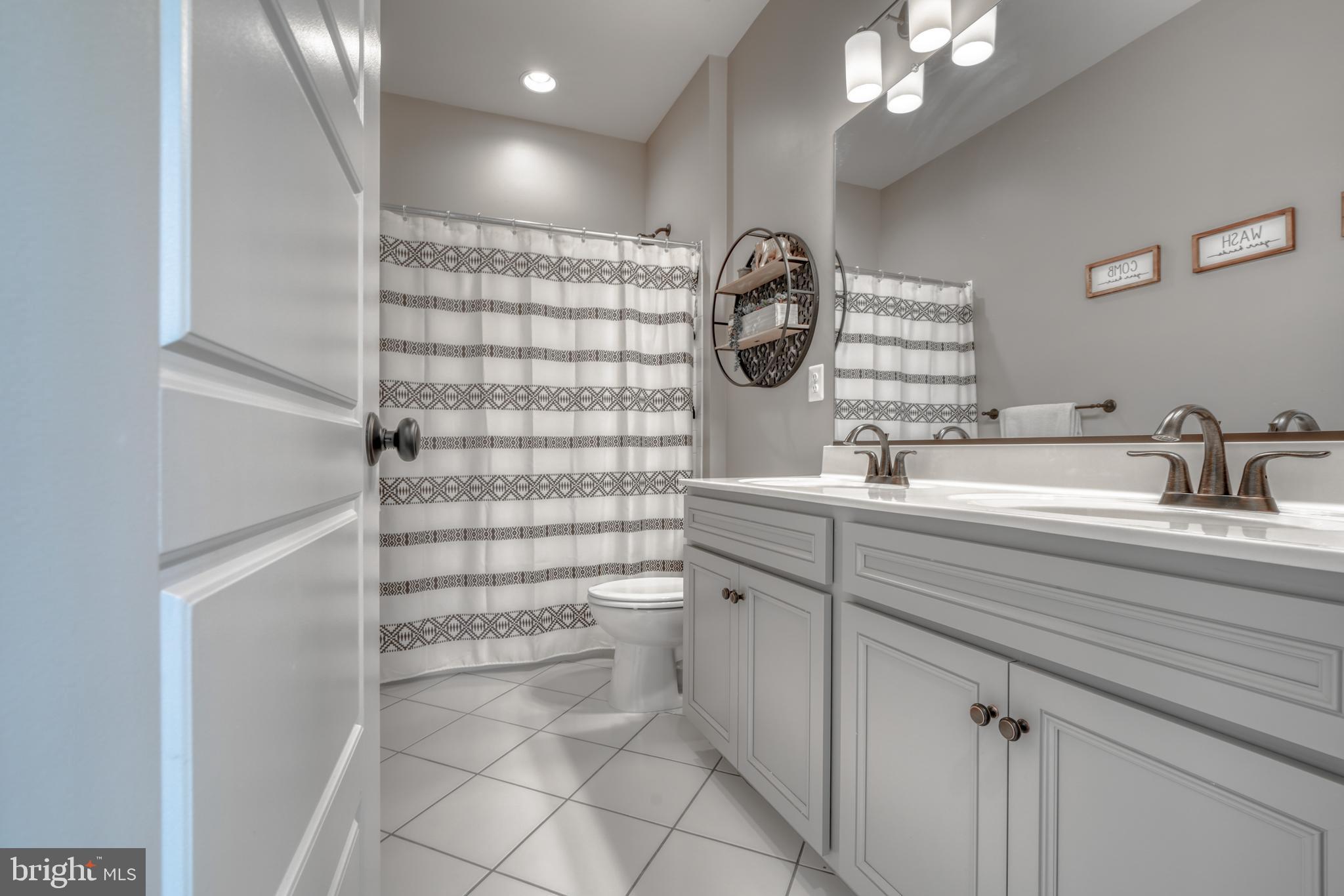 1270 Spanish Oak Way