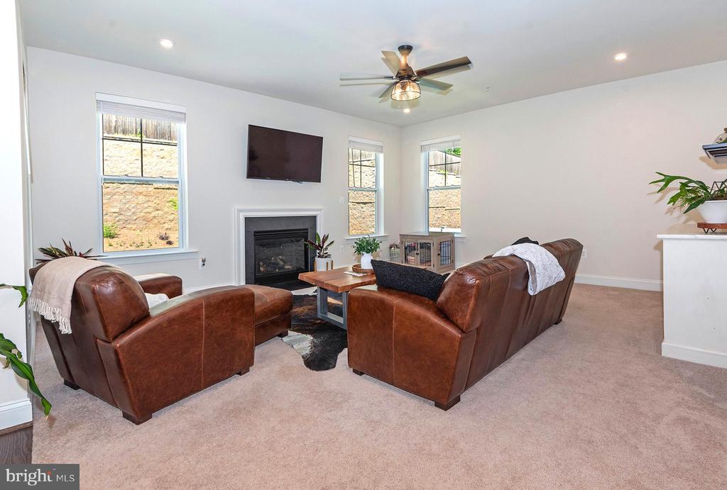 552 Broadneck Rd