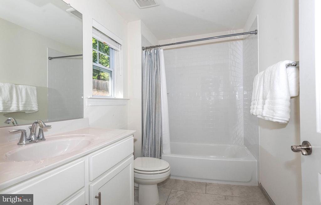 552 Broadneck Rd