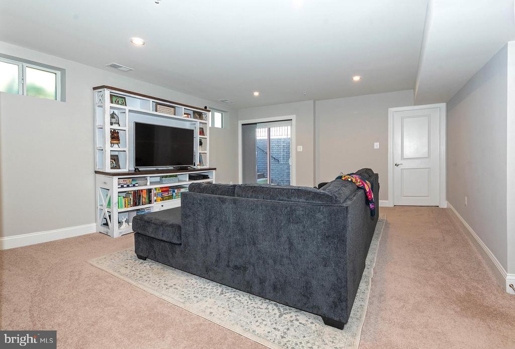 552 Broadneck Rd