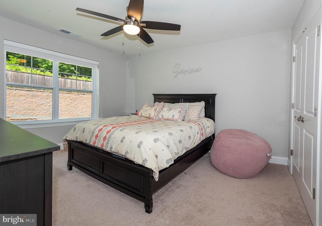 552 Broadneck Rd