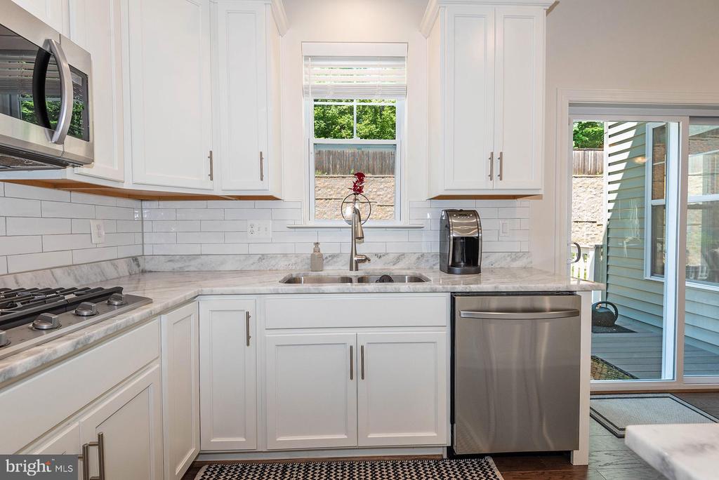 552 Broadneck Rd