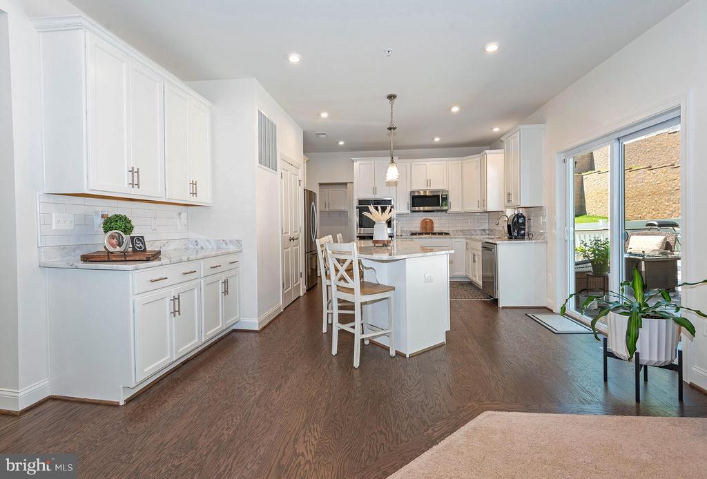 552 Broadneck Rd