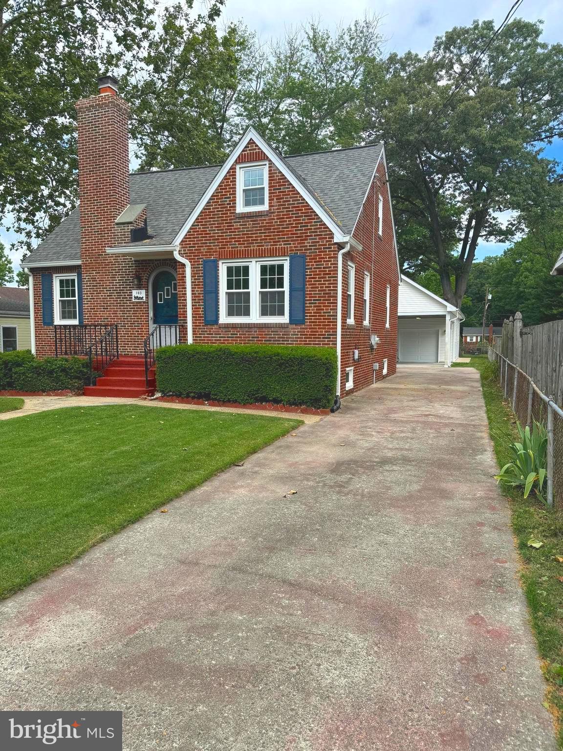 103 Sandsbury Ave