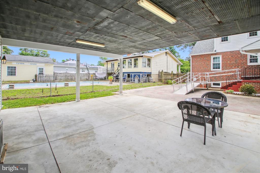 103 Sandsbury Ave