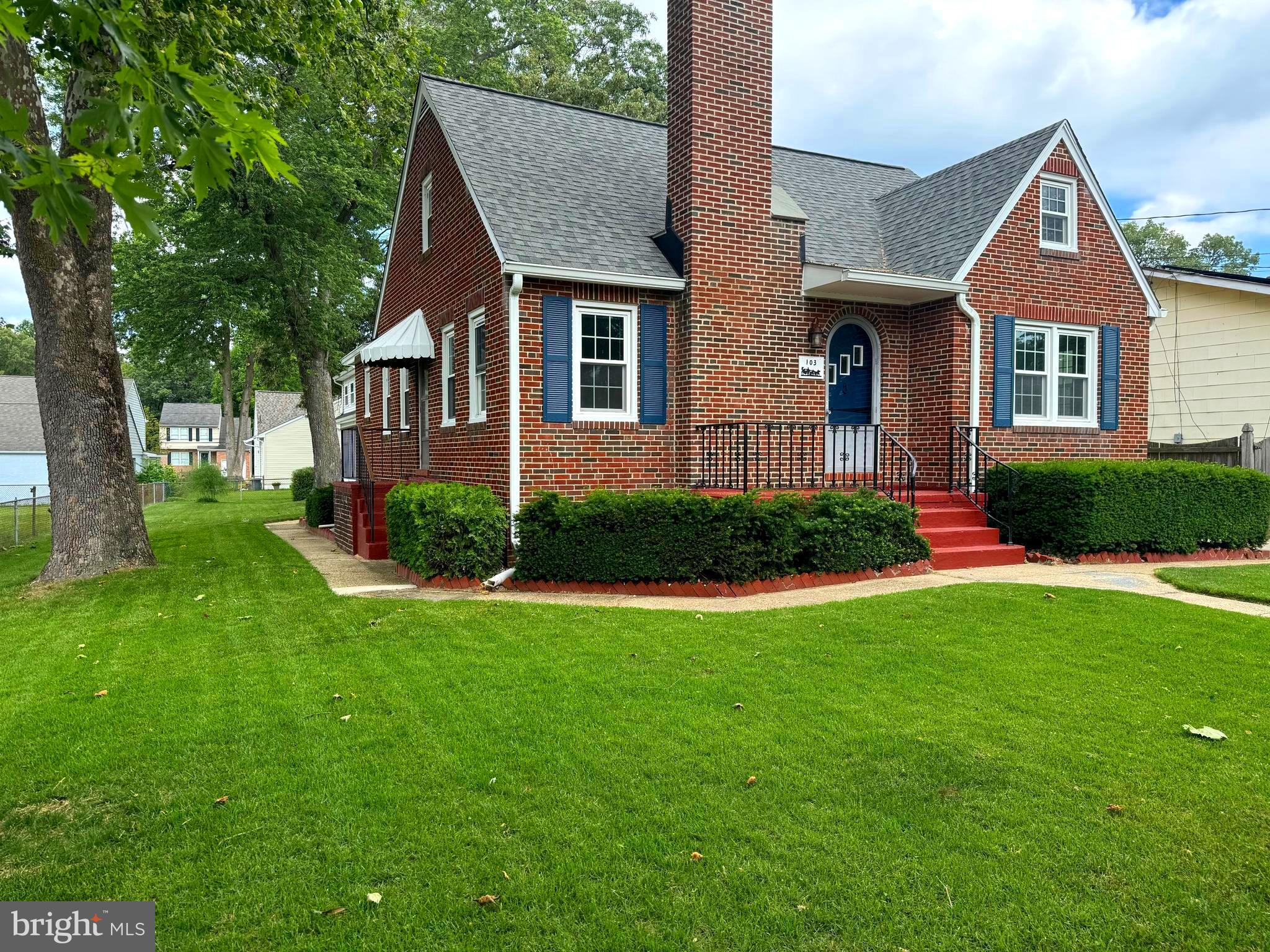 103 Sandsbury Ave