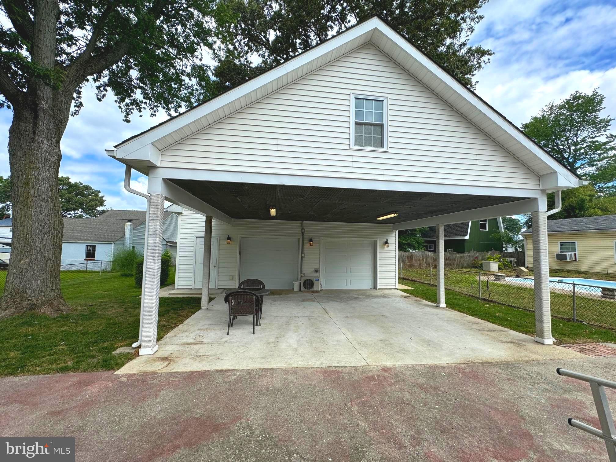 103 Sandsbury Ave