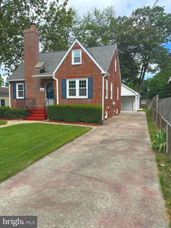103 Sandsbury Ave
