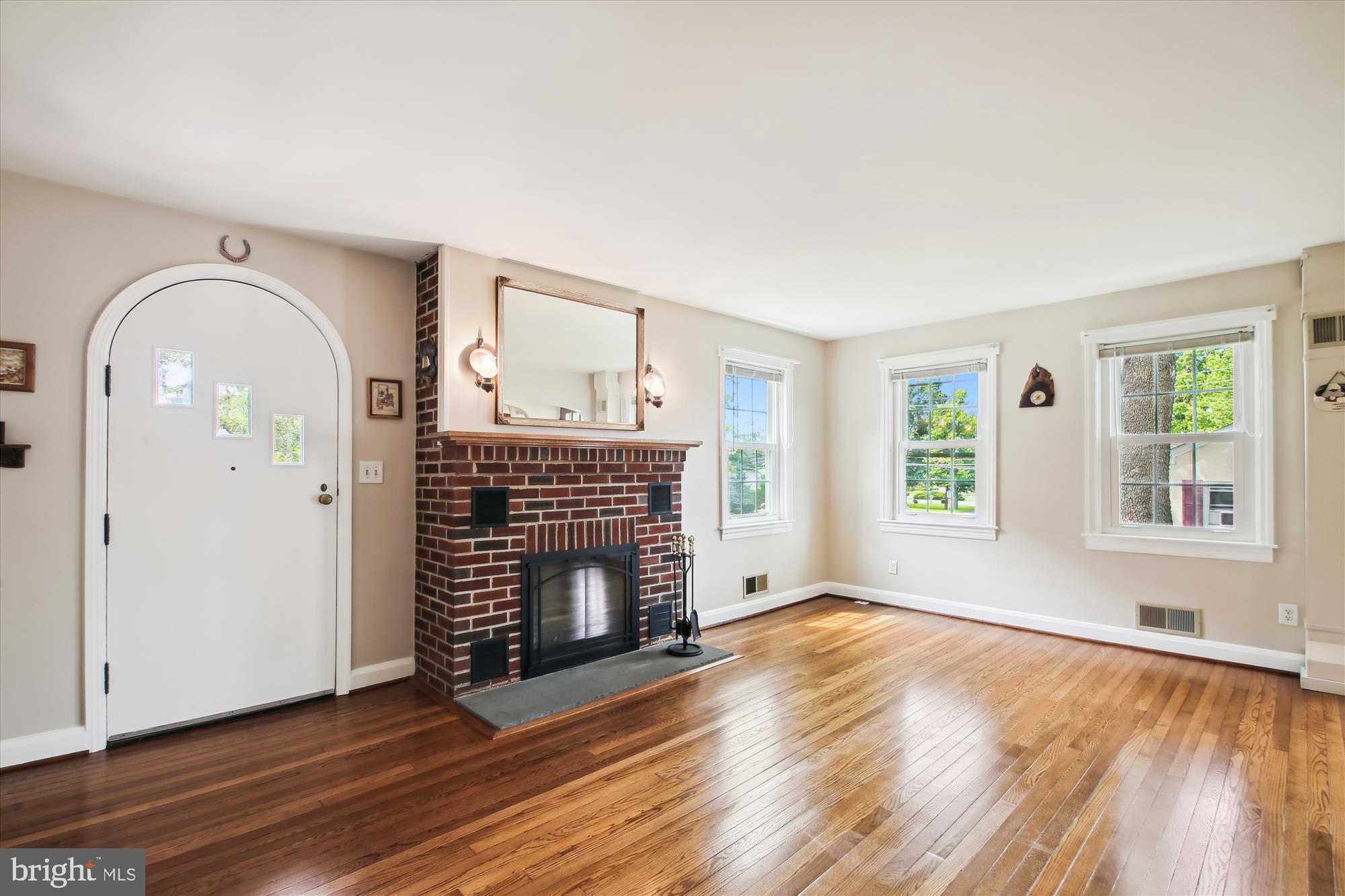 103 Sandsbury Ave