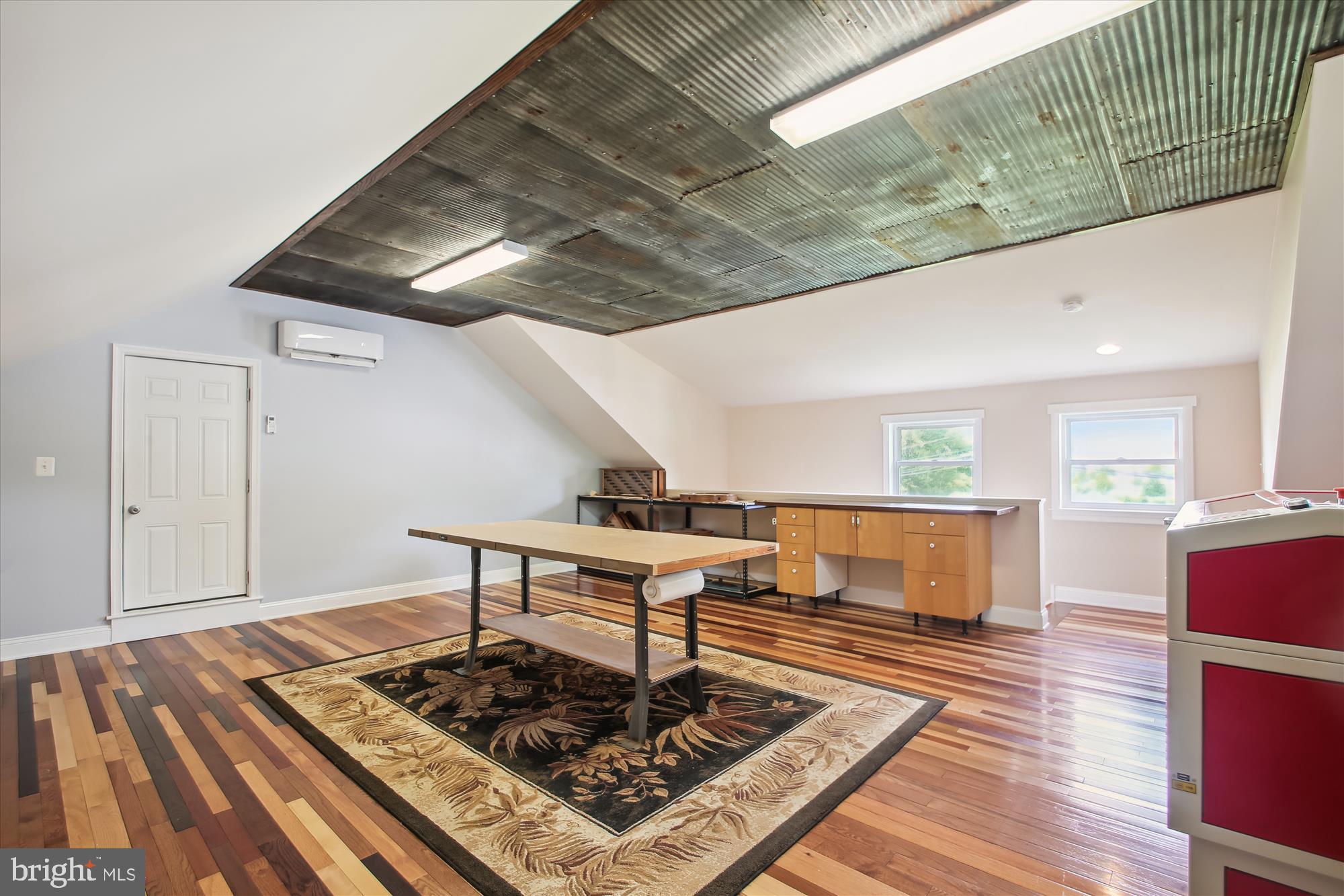 103 Sandsbury Ave