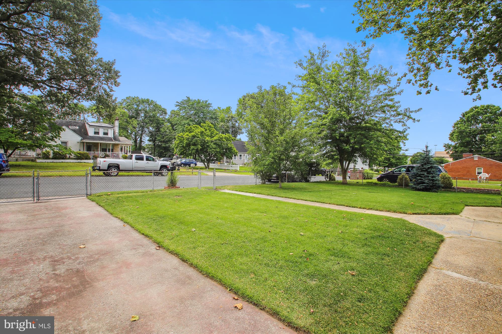 103 Sandsbury Ave