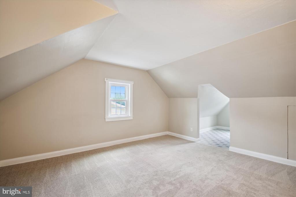 103 Sandsbury Ave