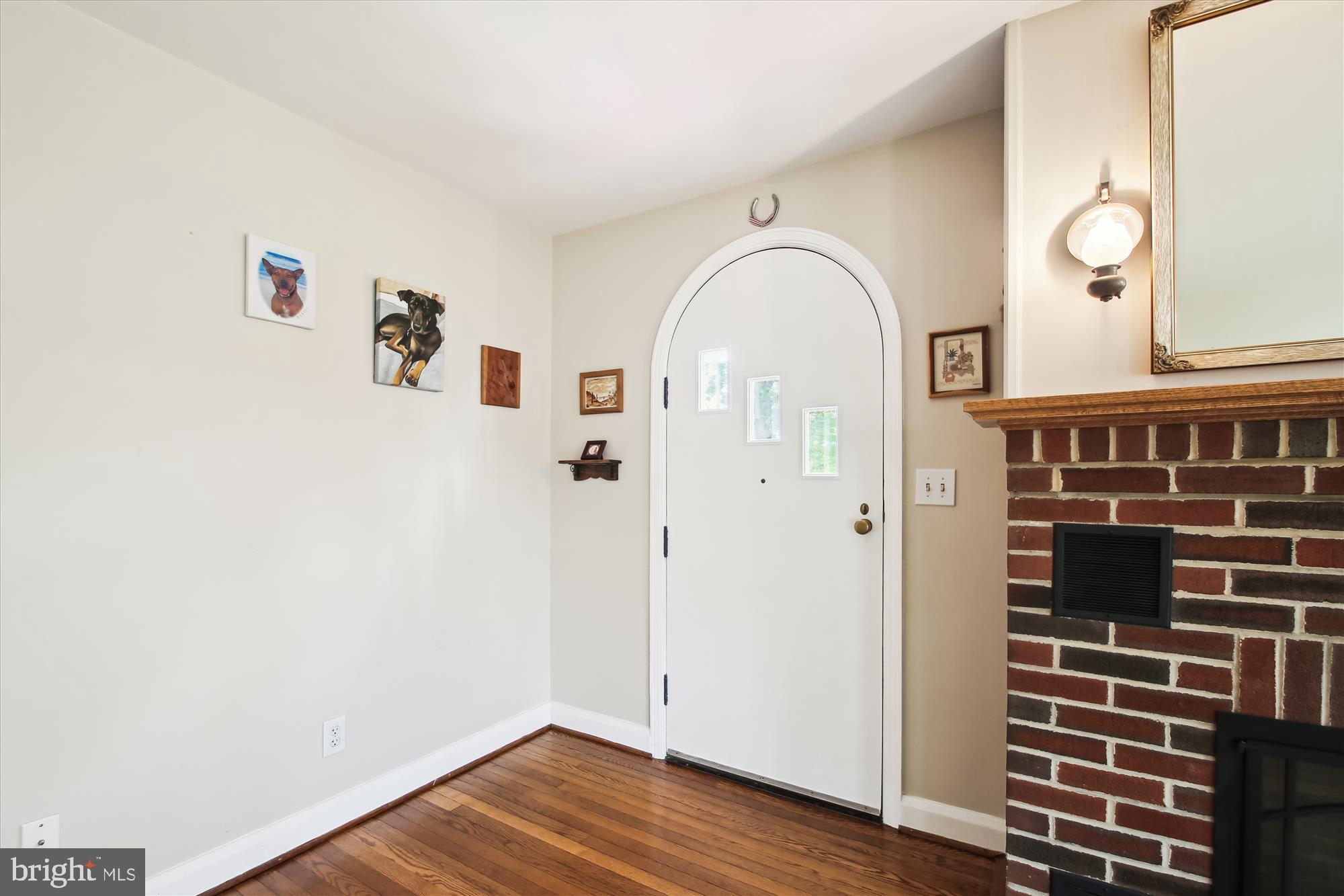 103 Sandsbury Ave