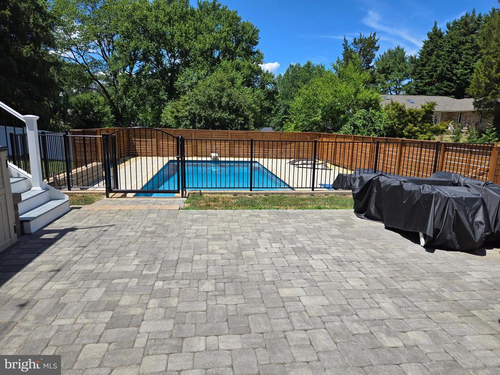82 Kane Ln