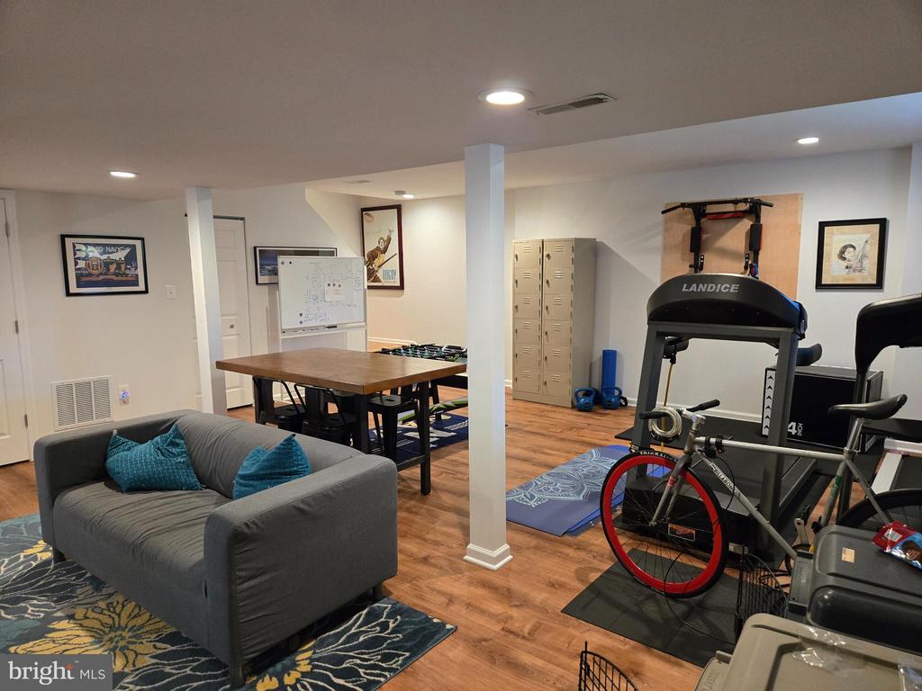 82 Kane Ln