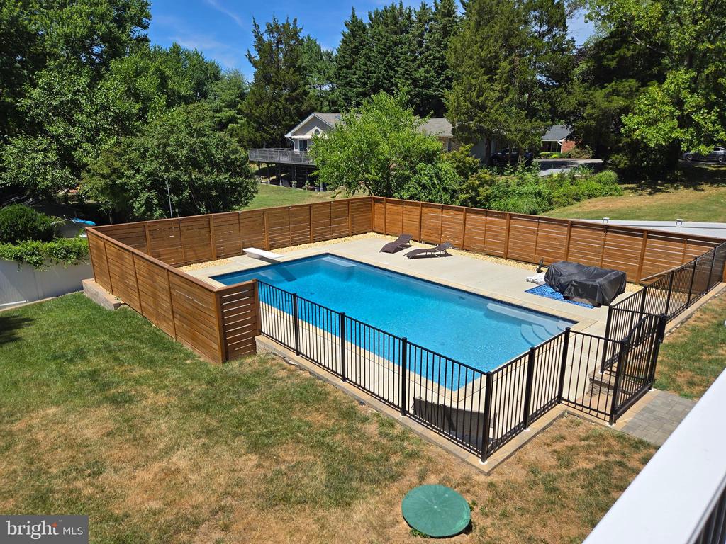 82 Kane Ln
