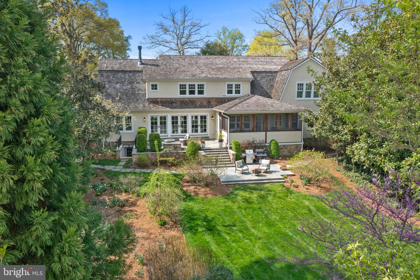 208 Wardour Dr