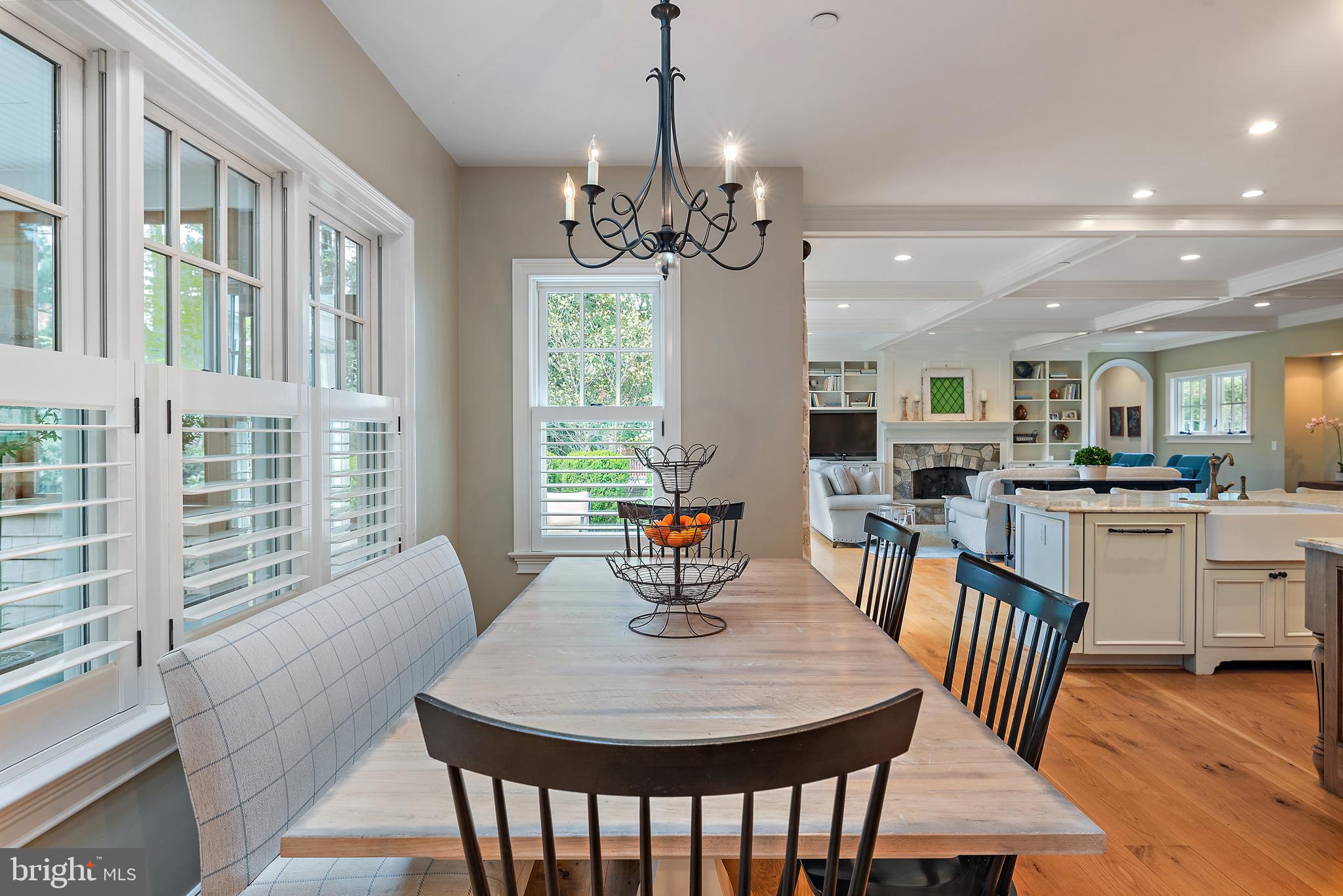 208 Wardour Dr
