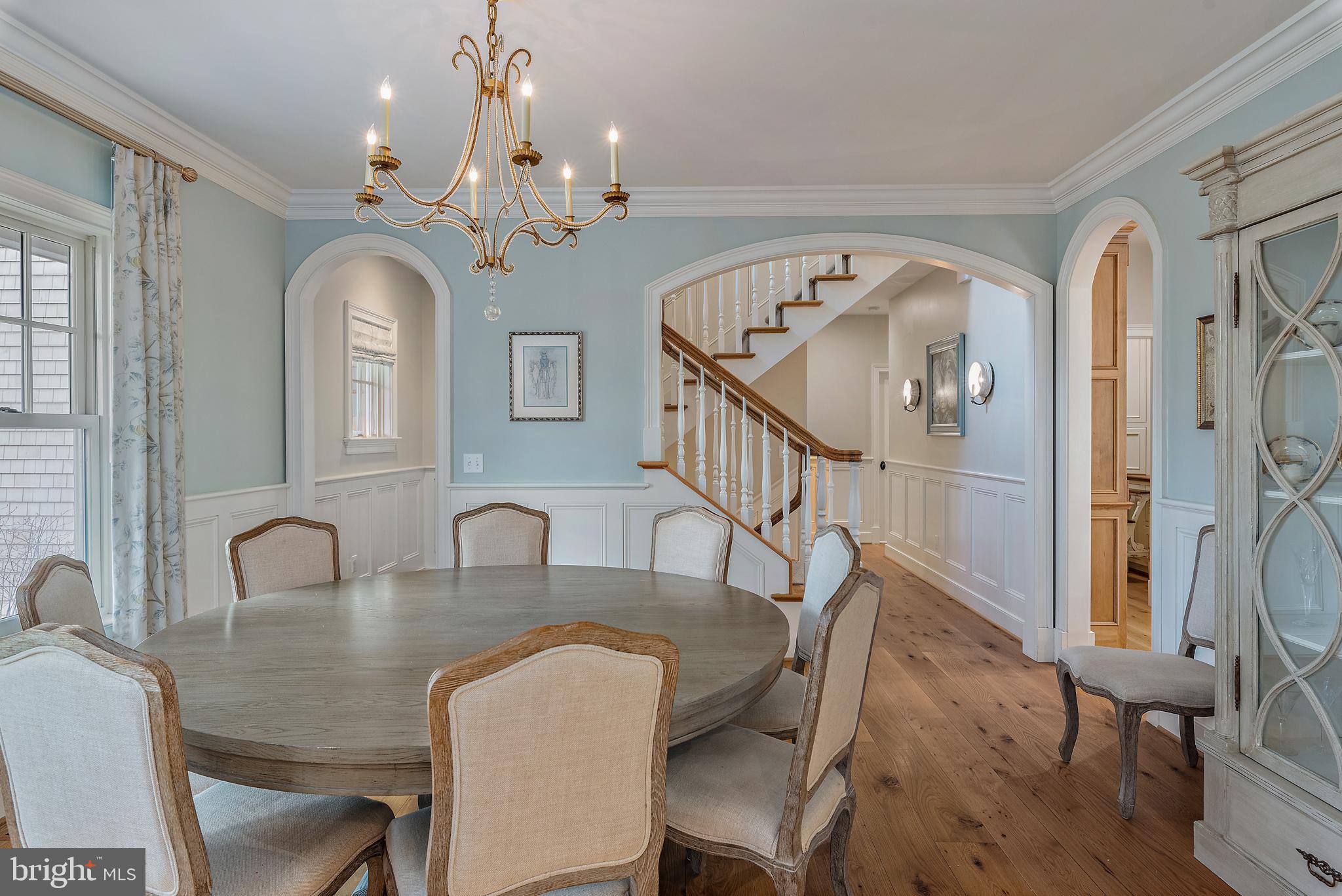 208 Wardour Dr