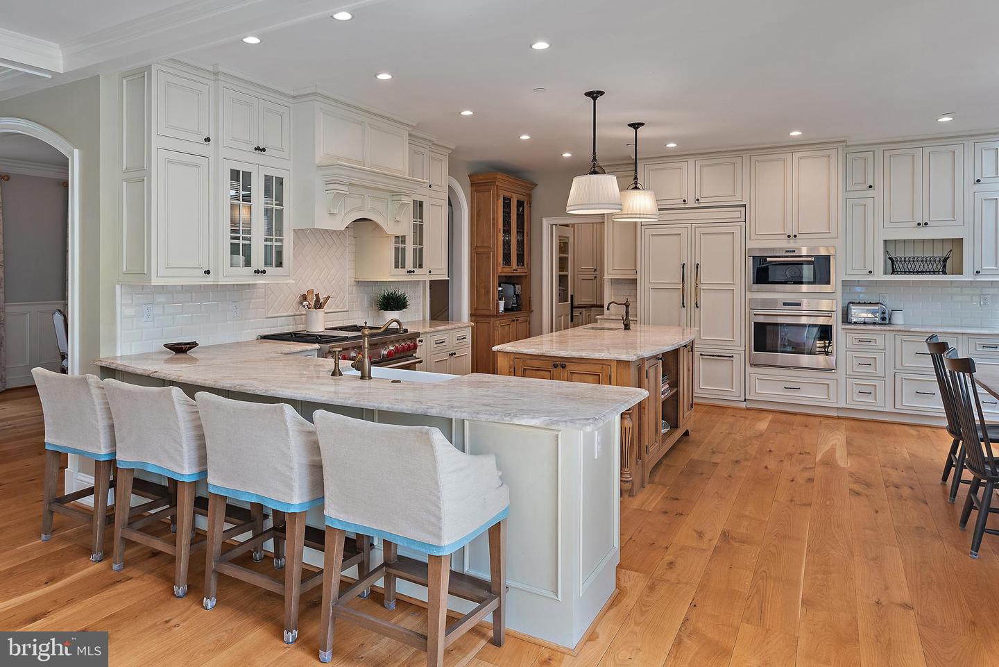 208 Wardour Dr