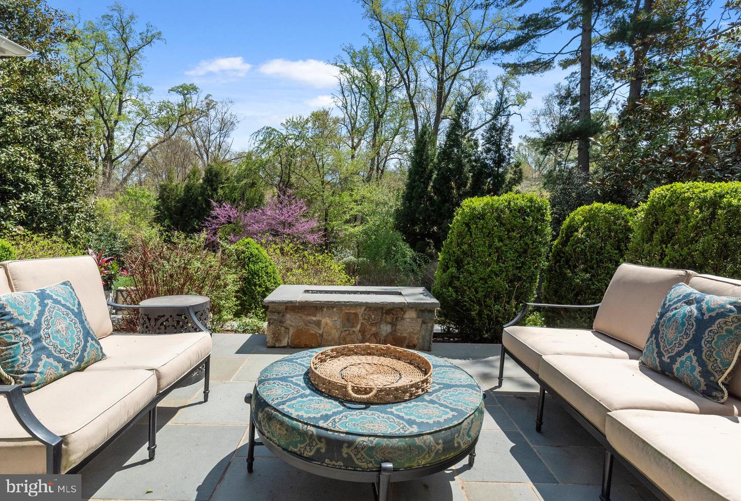 208 Wardour Dr