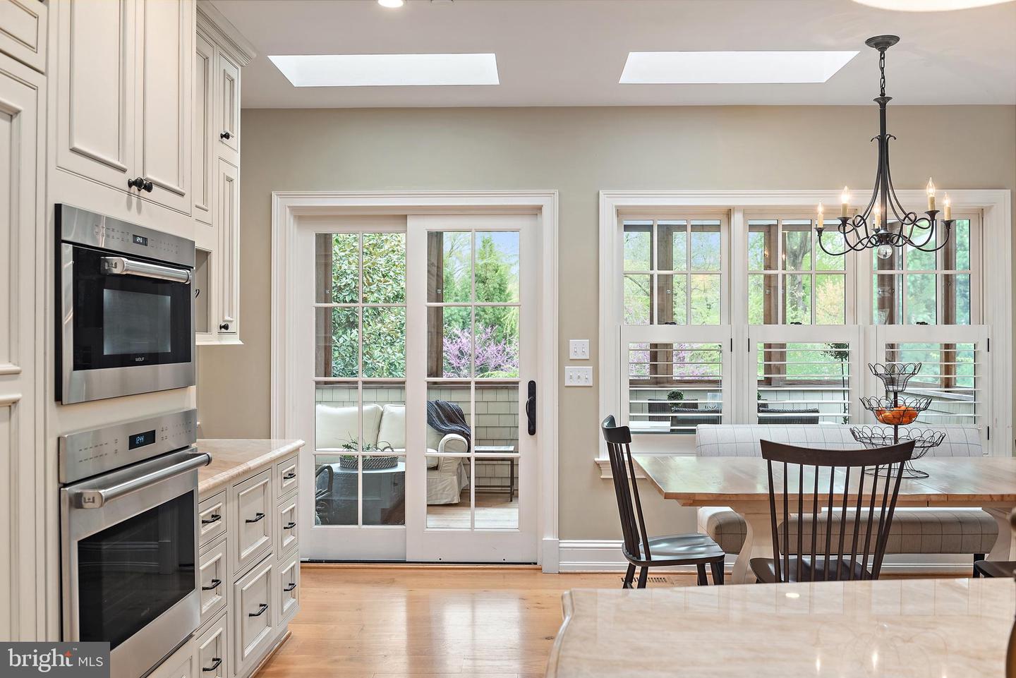 208 Wardour Dr