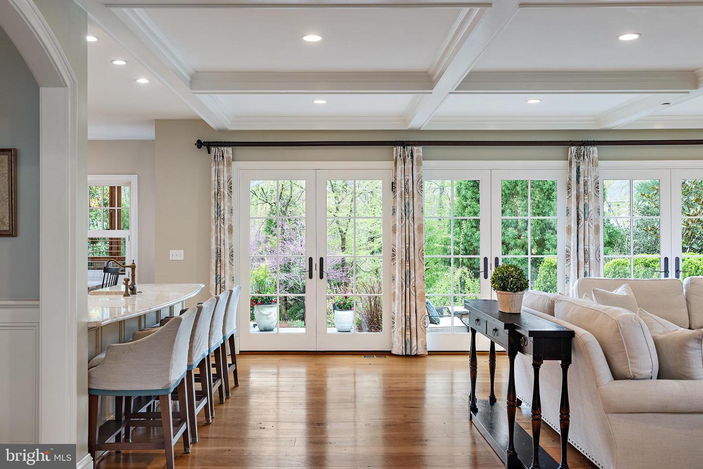 208 Wardour Dr