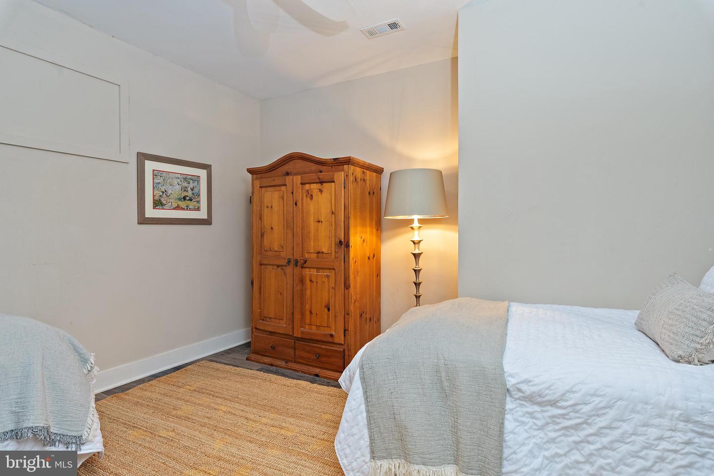 208 Wardour Dr