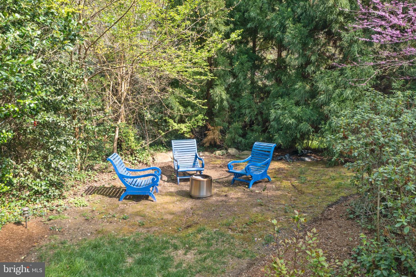 208 Wardour Dr