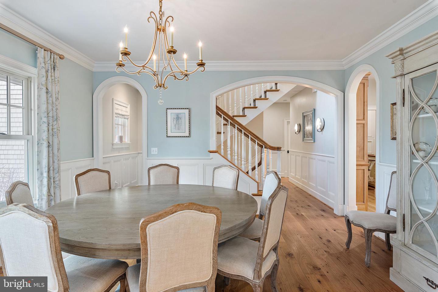 208 Wardour Dr