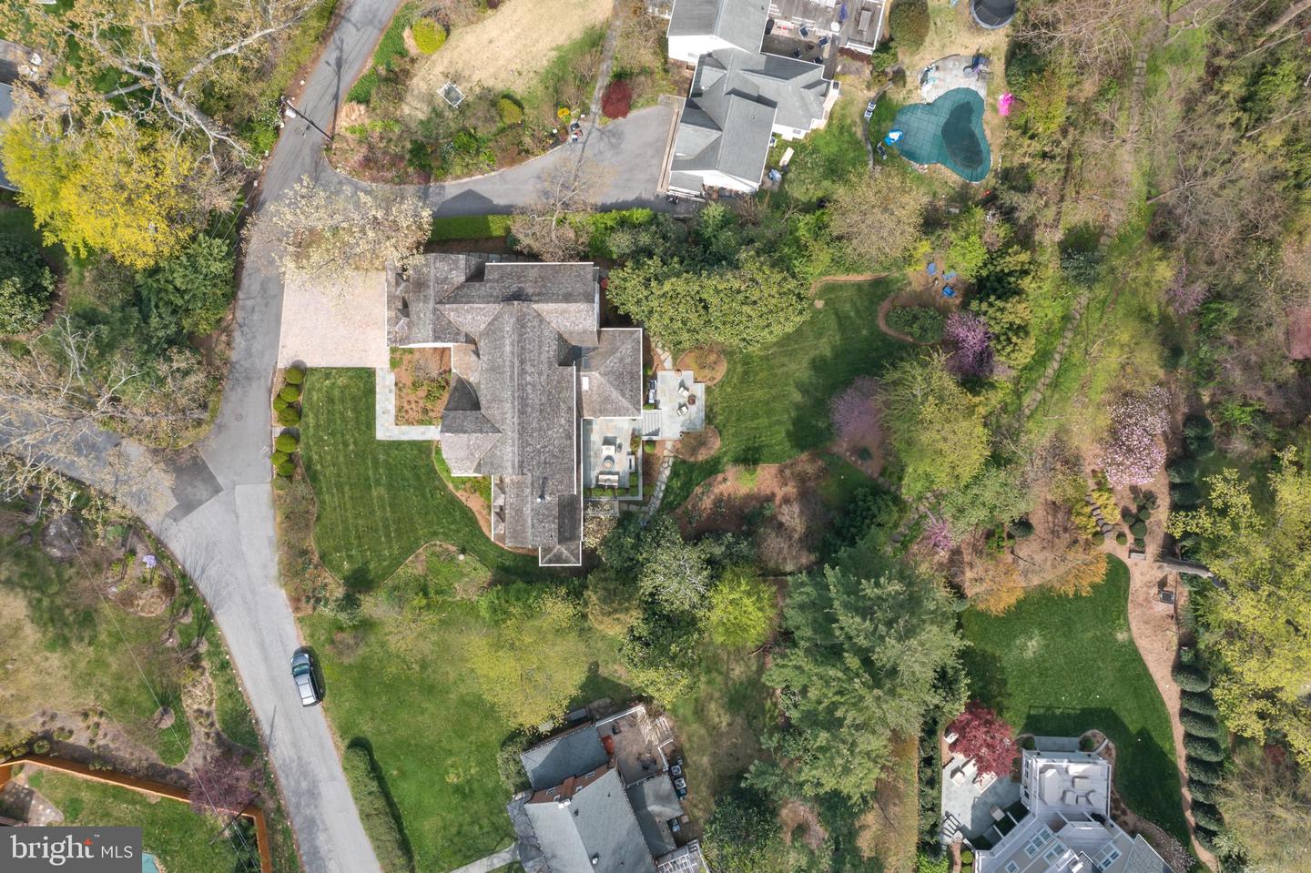 208 Wardour Dr