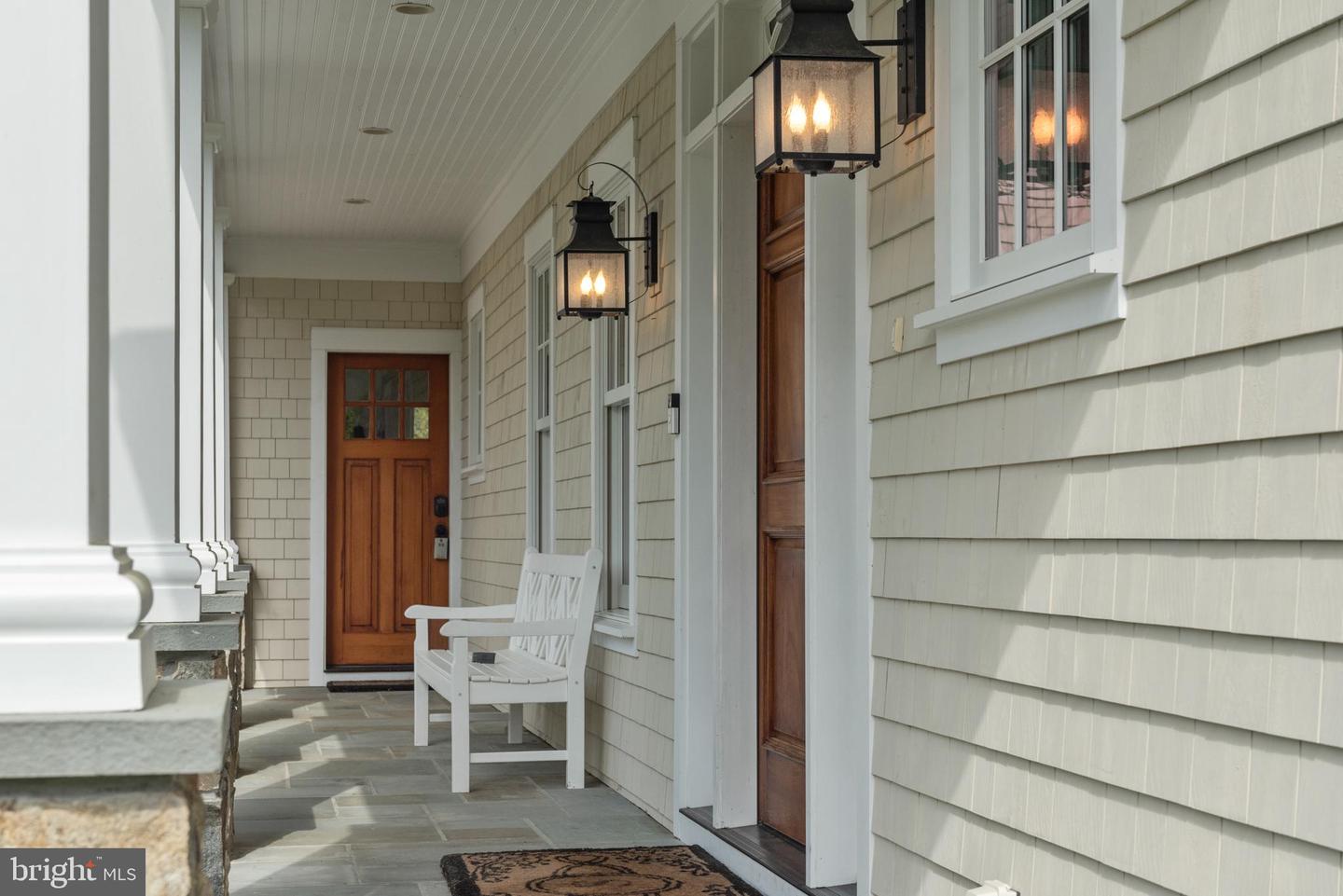 208 Wardour Dr
