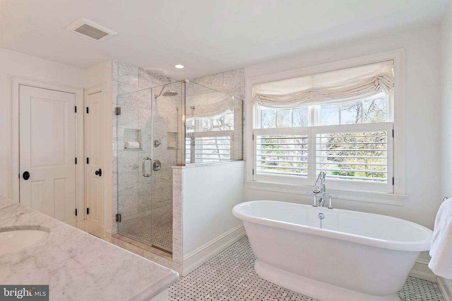 208 Wardour Dr