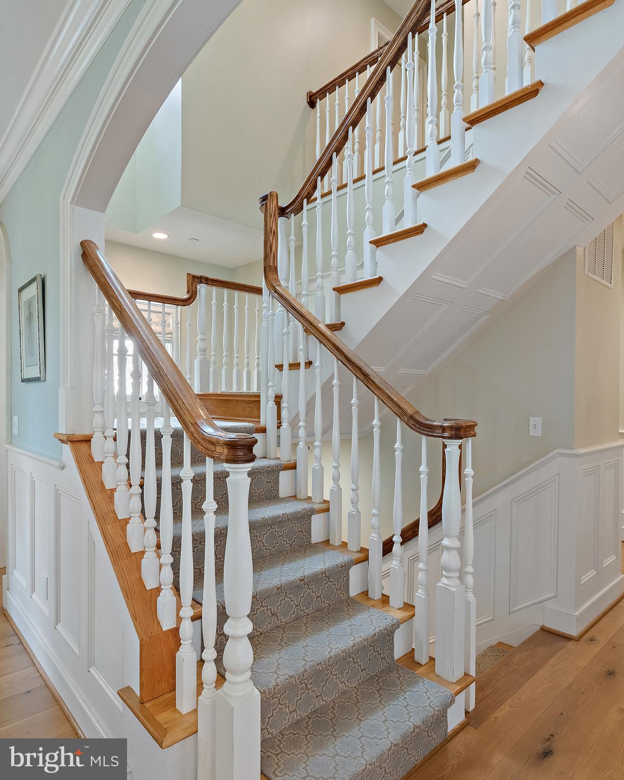208 Wardour Dr