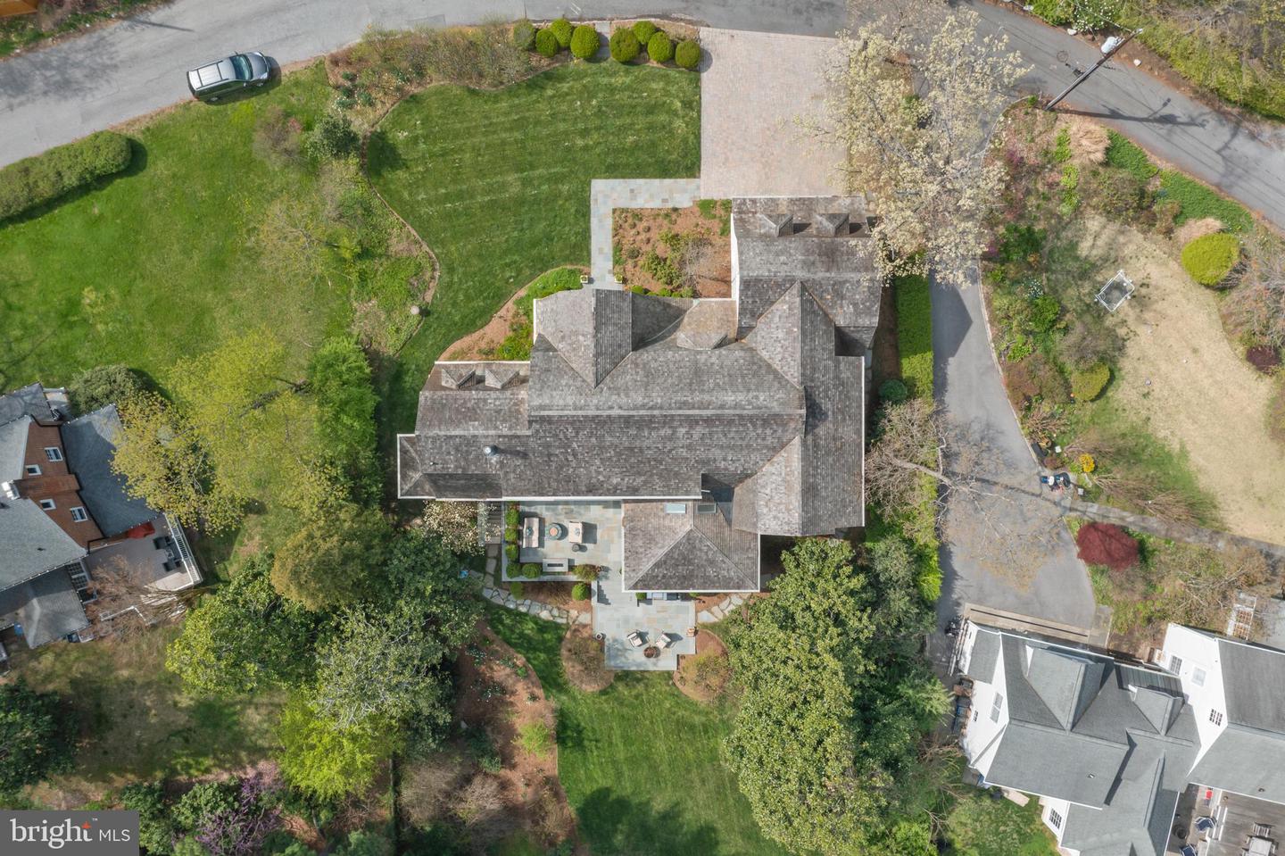 208 Wardour Dr