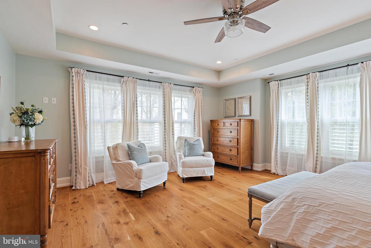 208 Wardour Dr