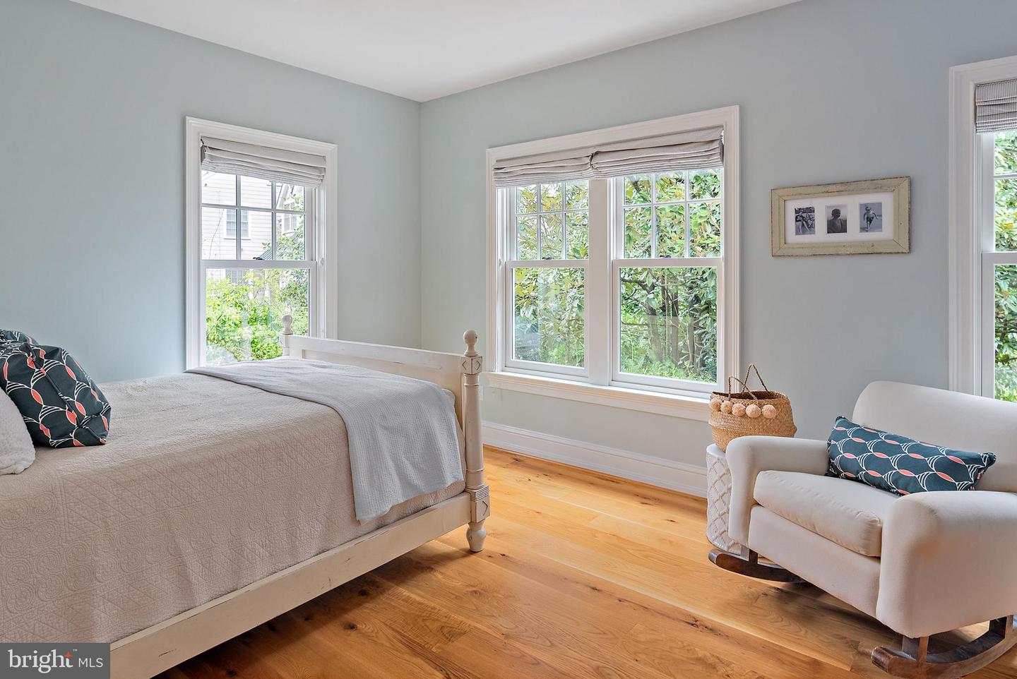 208 Wardour Dr