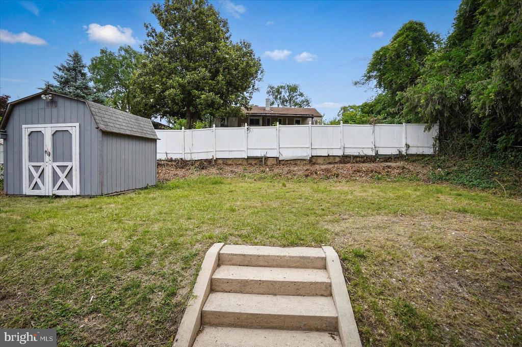 504 Manor Rd