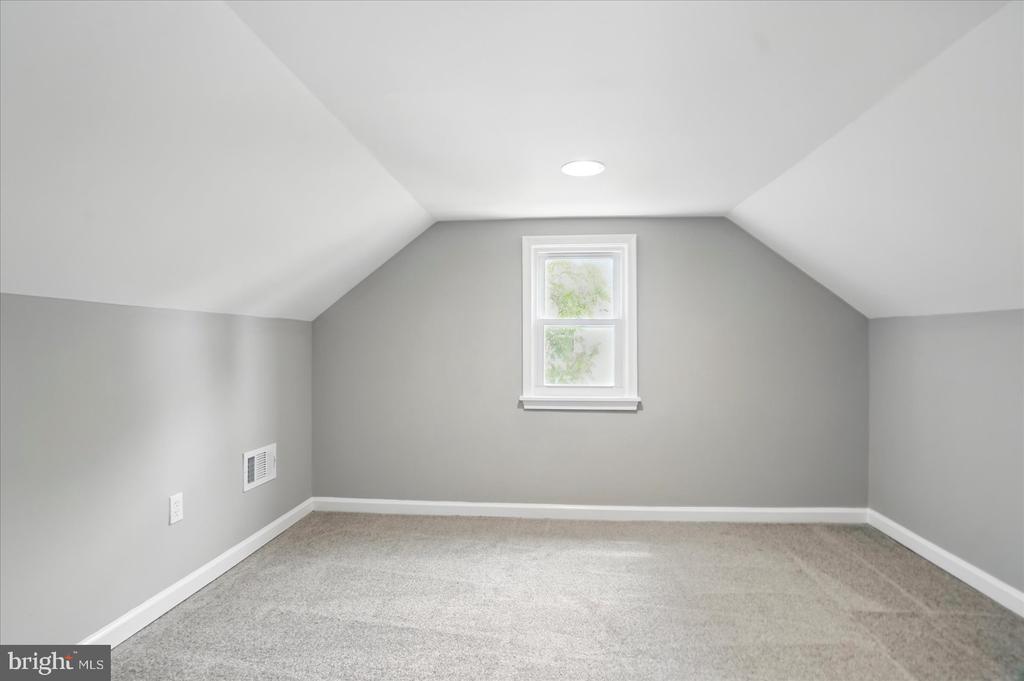 504 Manor Rd