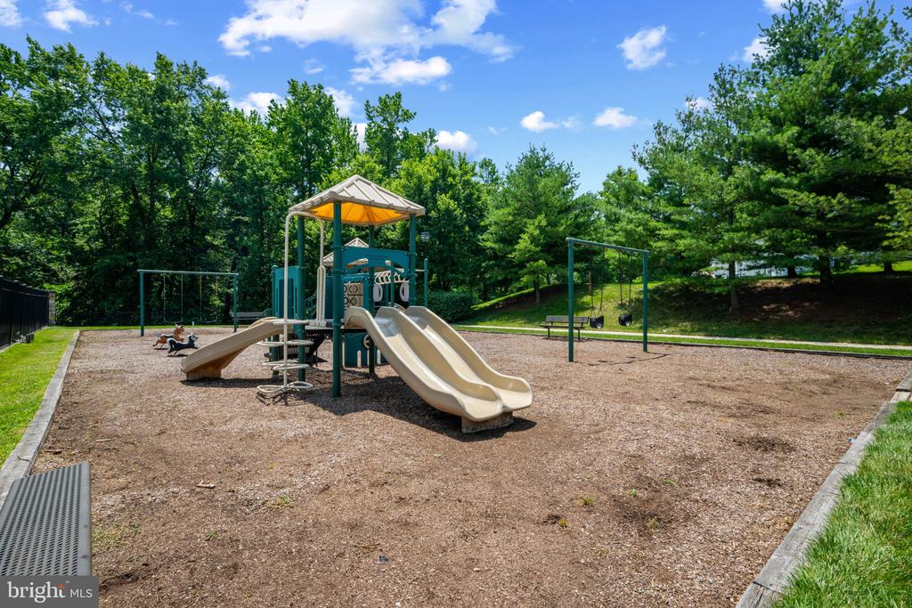 7228 BOSCASTLE LANE