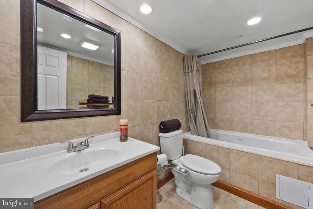7228 BOSCASTLE LANE