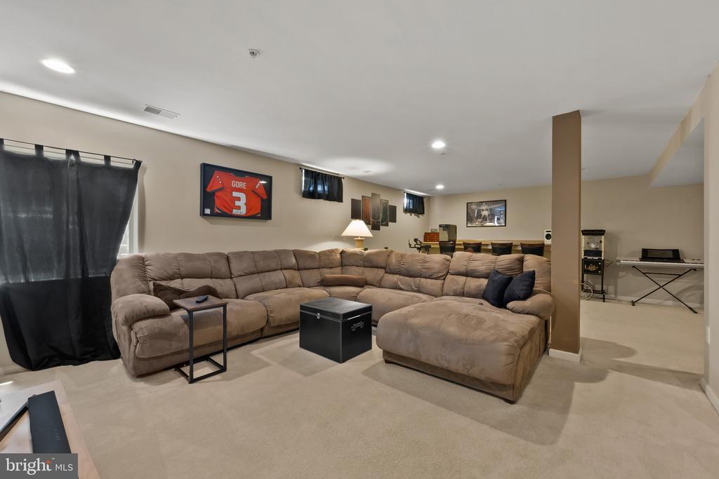 7228 BOSCASTLE LANE