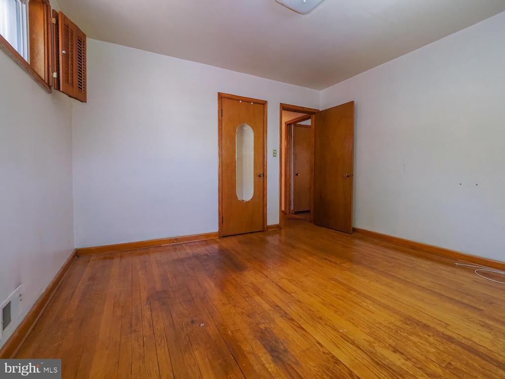 238 Wanda Rd
