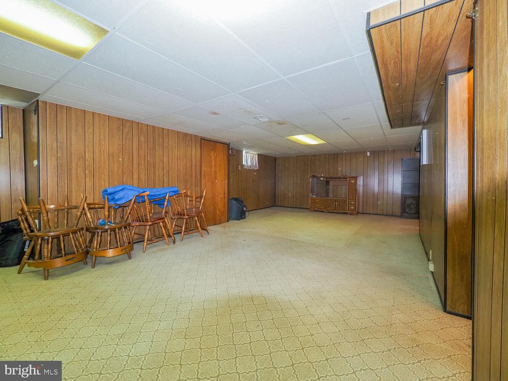 238 Wanda Rd