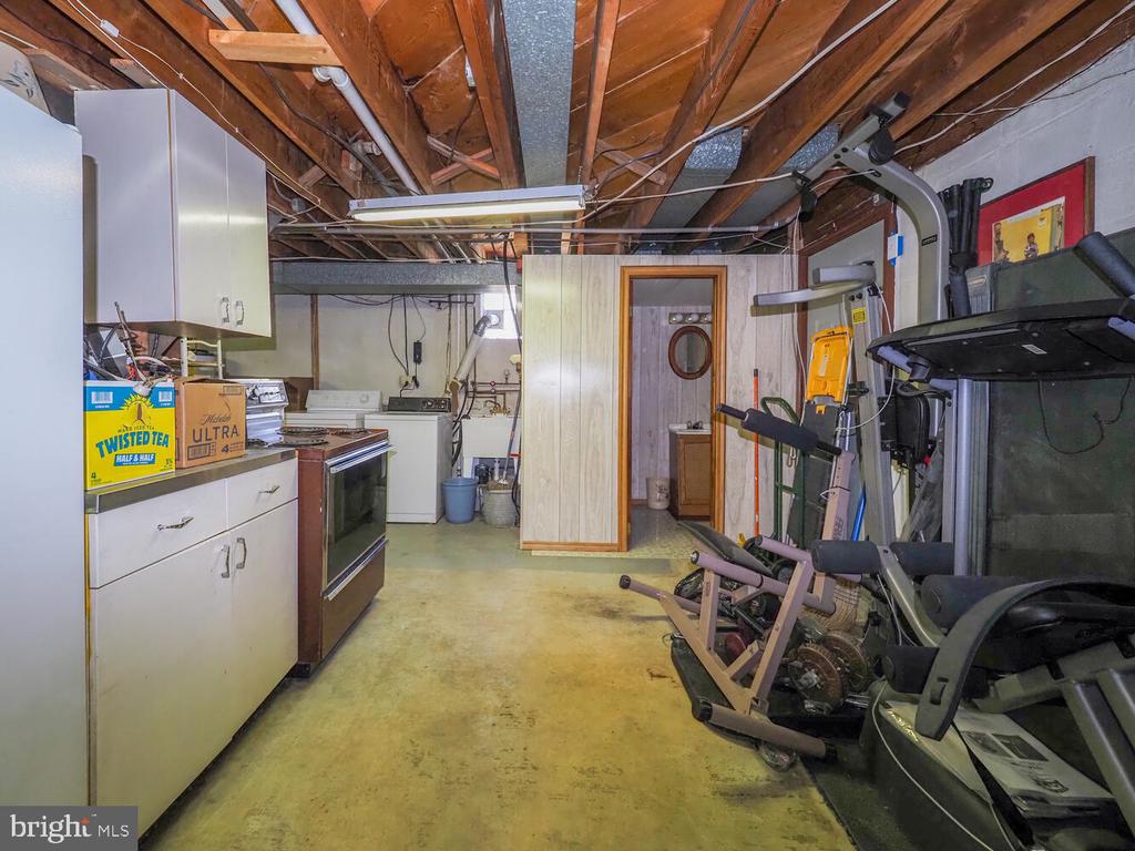238 Wanda Rd