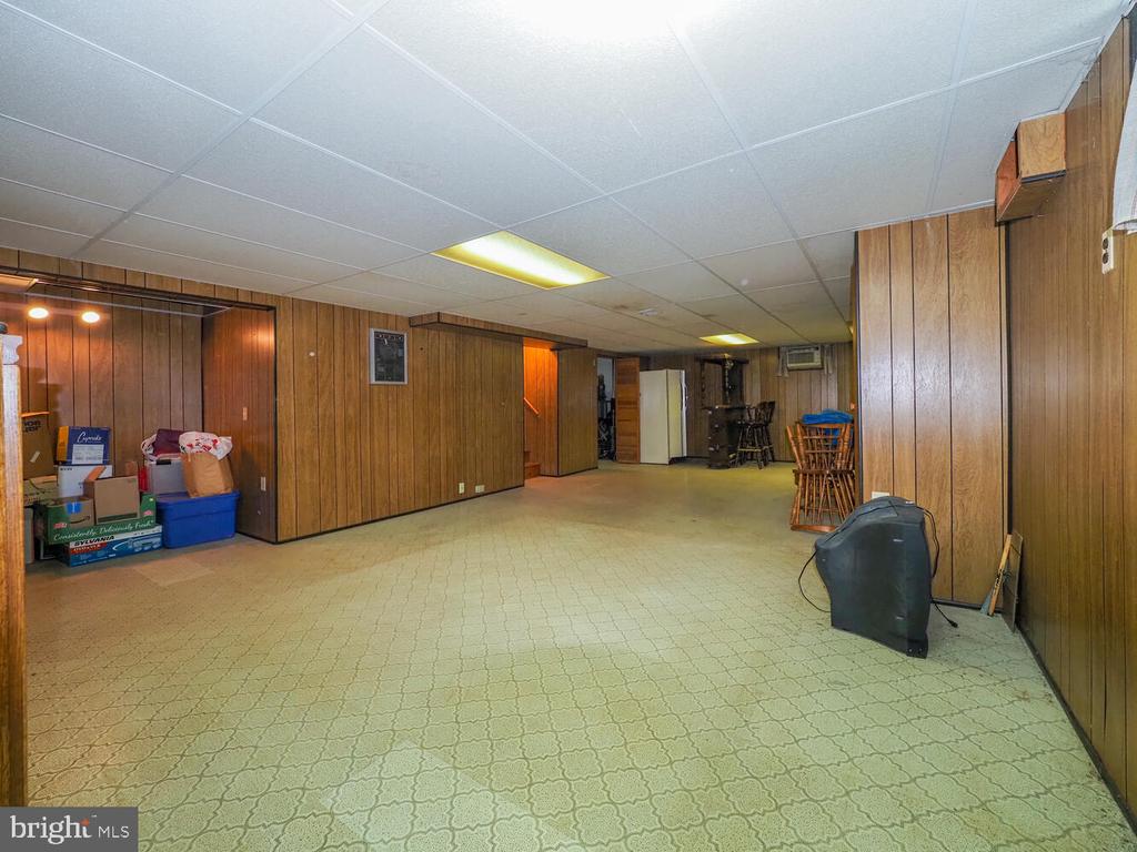 238 Wanda Rd