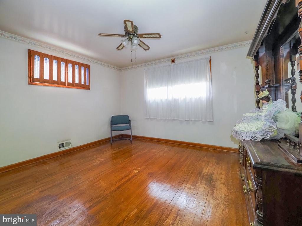 238 Wanda Rd