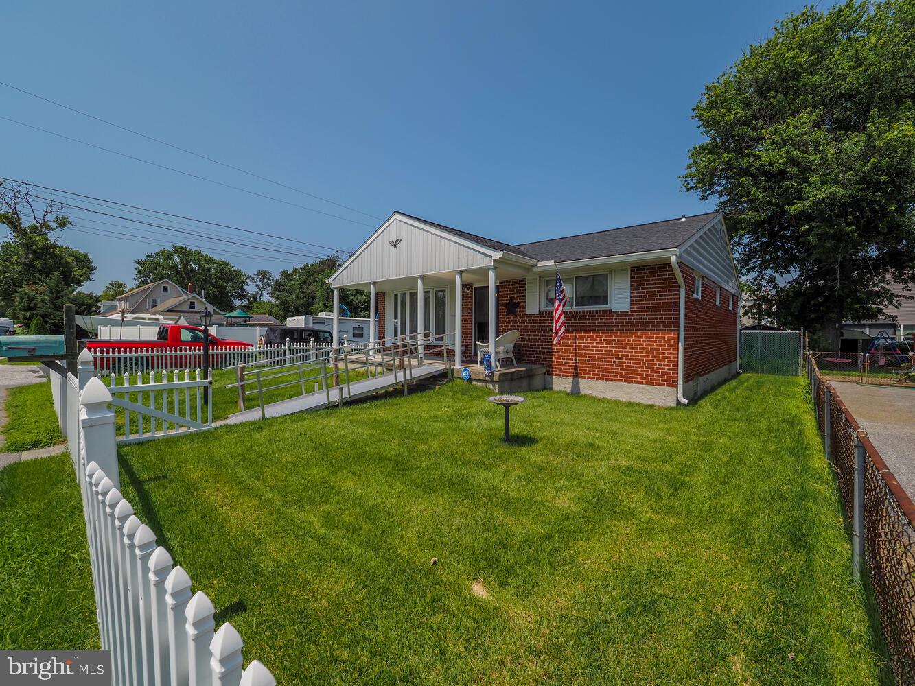 238 Wanda Rd