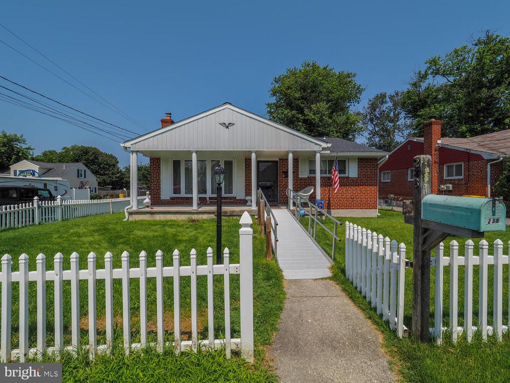 238 Wanda Rd
